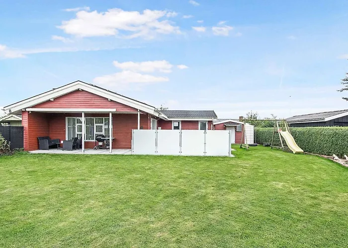 Holiday home In Quiet Surroundings Near The *